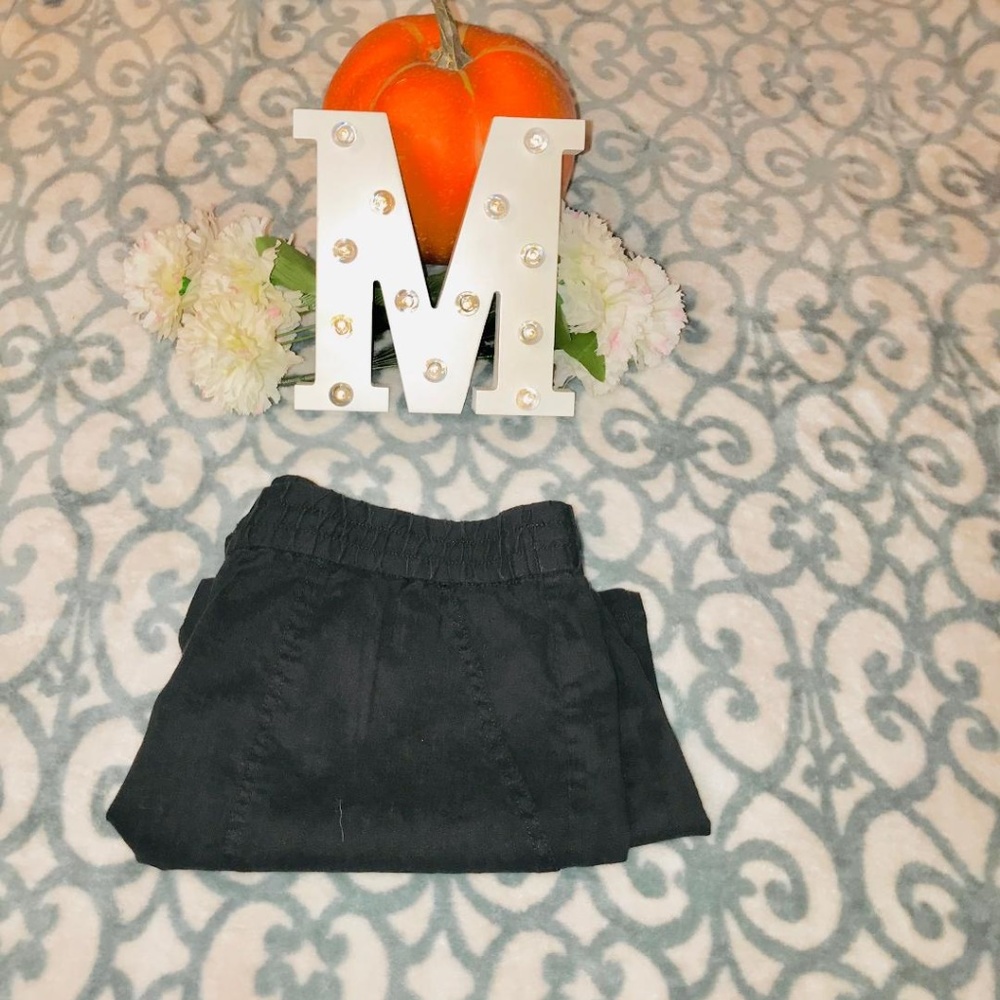 Daily Ritual Linen Shorts - Picture 4 of 4